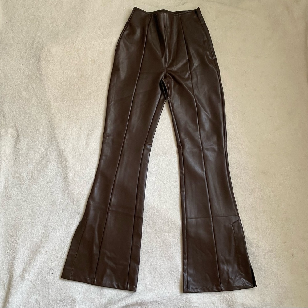 NWOT Abercrombie Split-Hem Vegan Leather Flare Pant, 23, 000 Short, flare pants